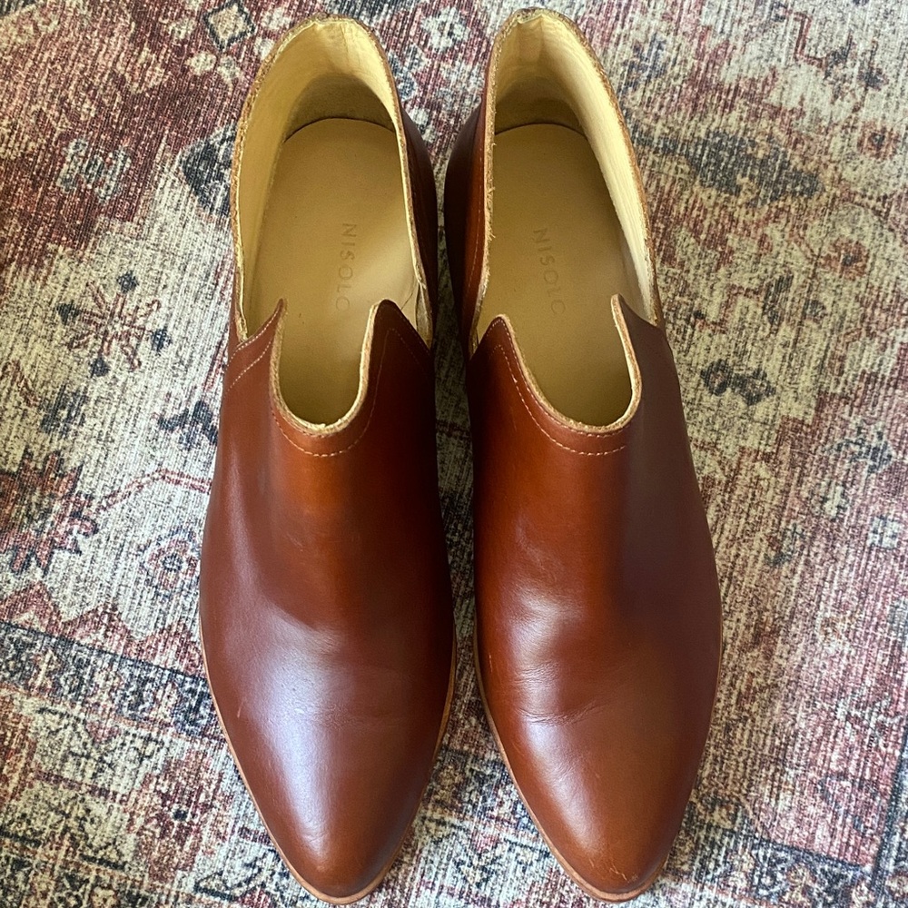 Nisolo Chestnut 100% Leather Heel Boots Slip On Like New - Picture 6 of 9